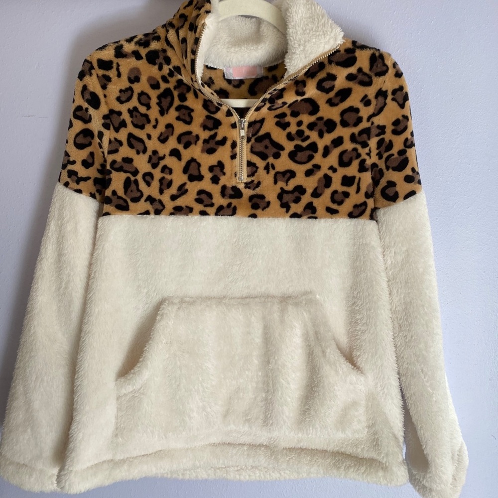 Leopard Fuzzy Pull Over
